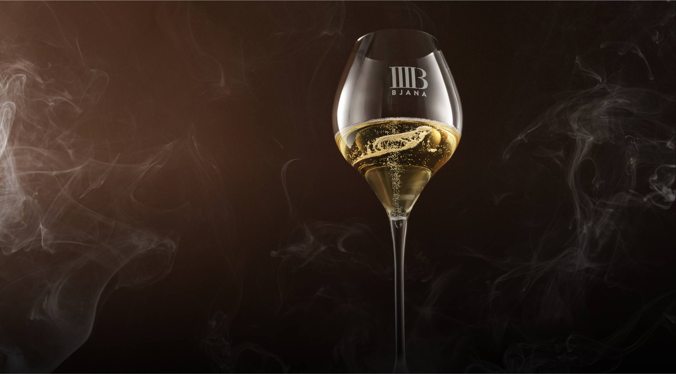 Penina v kozarcu Bjana